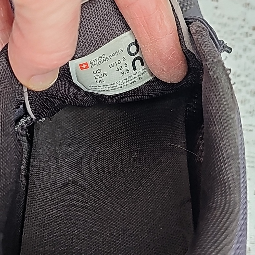 On Running On Cloud 5 gray Walking workout training shoes sz 10.5 - Picture 9 of 10